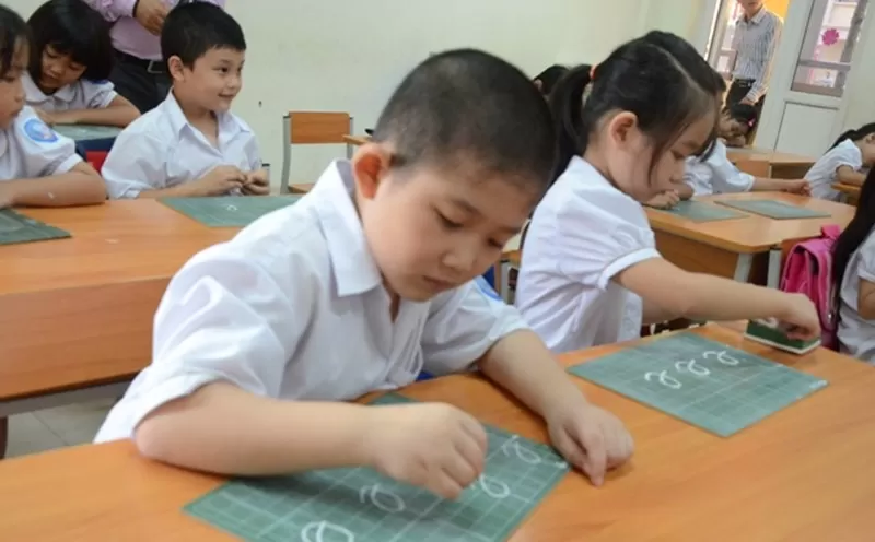 TS Vũ Thu Hương: 'Chương trình tiểu học mới vẫn quá nặng'