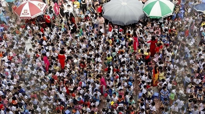 Con tôi học lớp 1 sĩ số 60 học sinh